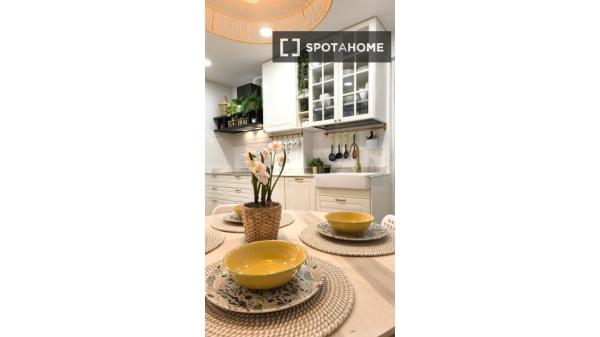 Piso en alquiler de 5 habitaciones en Milagrosa-Arrosadia, Pamplona