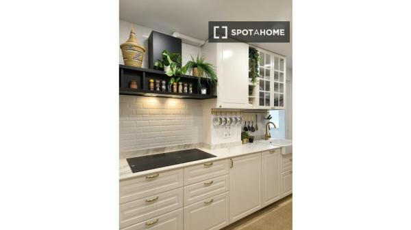 Piso en alquiler de 5 habitaciones en Milagrosa-Arrosadia, Pamplona