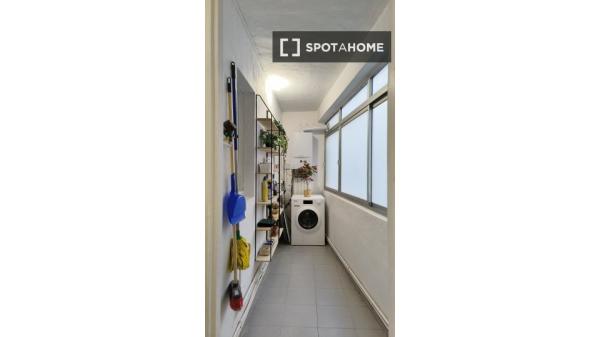 Piso en alquiler de 5 habitaciones en Milagrosa-Arrosadia, Pamplona