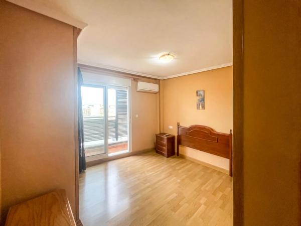 Piso en calle Hugolino Roldán, 3