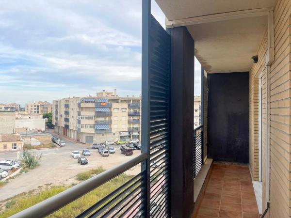 Piso en calle Hugolino Roldán, 3