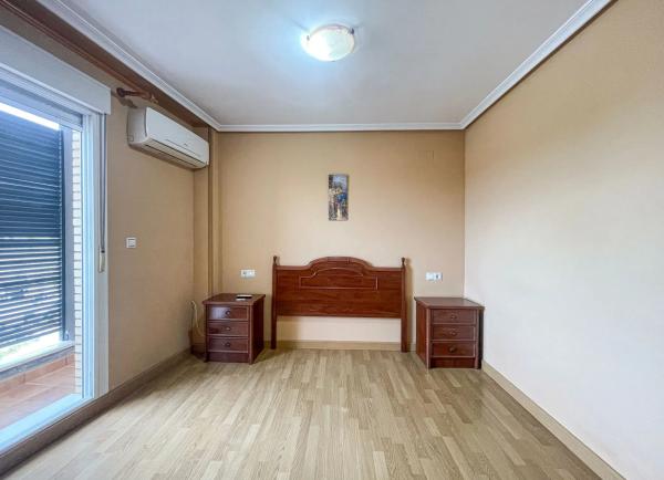 Piso en calle Hugolino Roldán, 3