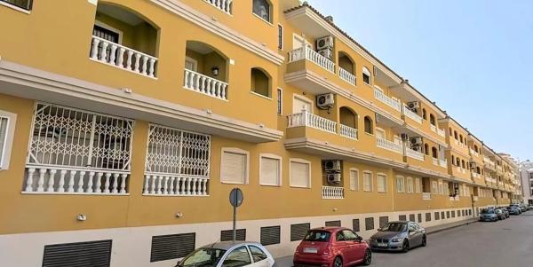 Piso en avenida de la Comunidad Valenciana