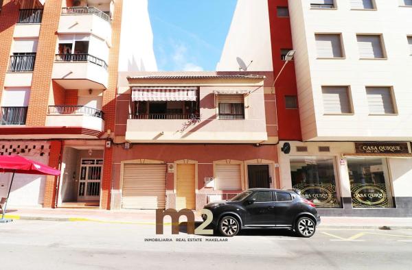 Chalet adosado en calle les Vinyes