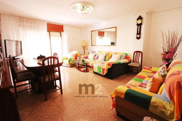 Chalet adosado en calle les Vinyes