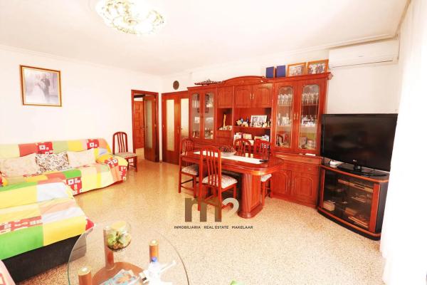 Chalet adosado en calle les Vinyes