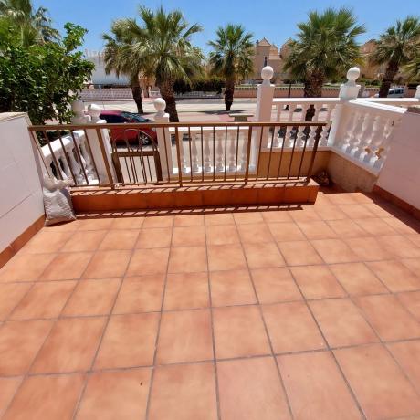 Chalet adosado en avenida de Cervantes, 135