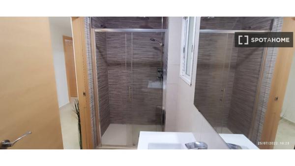 Piso de 3 habitaciones en alquiler en Valencia