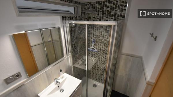 Zimmer in Wohngemeinschaft in Almería