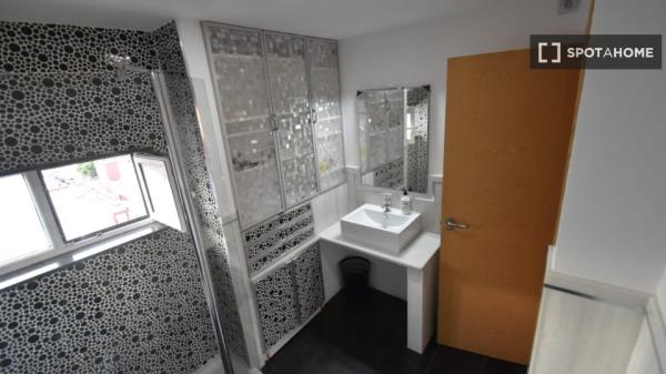 Chambre dans un appartement partagé à Almería