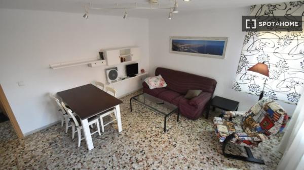 Chambre dans un appartement partagé à Almería