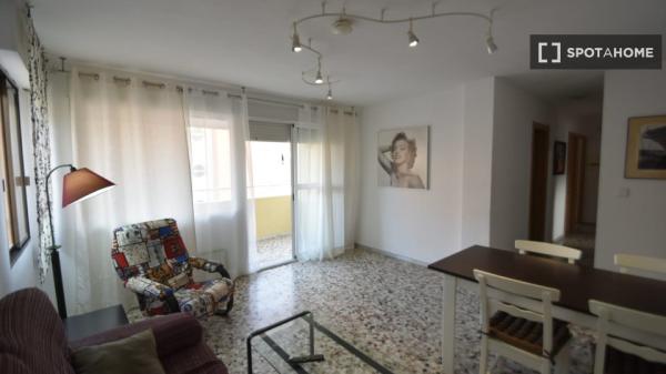 Chambre dans un appartement partagé à Almería