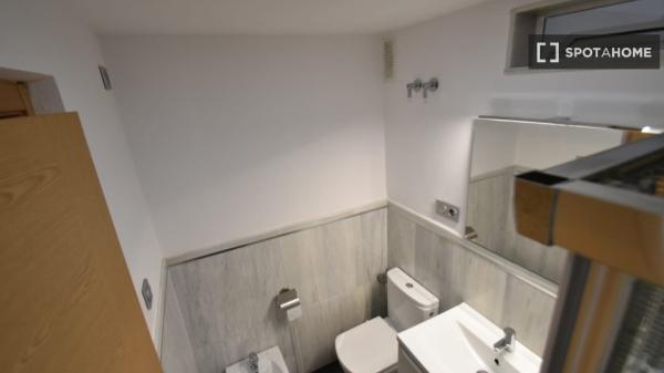 Habitación en piso compartido en Almería