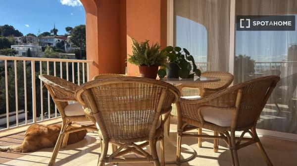 Room in a shared 3-bedroom flat for rent in El Terreno