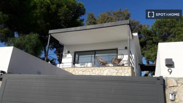 Piso de 2 dormitorios en El Campello, Alicante.