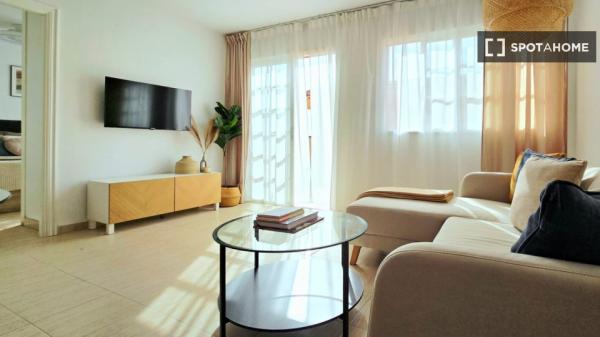 Apartamento de 2 dormitorios en alquiler en Arona