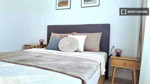 Apartamento de 2 dormitorios en alquiler en Arona