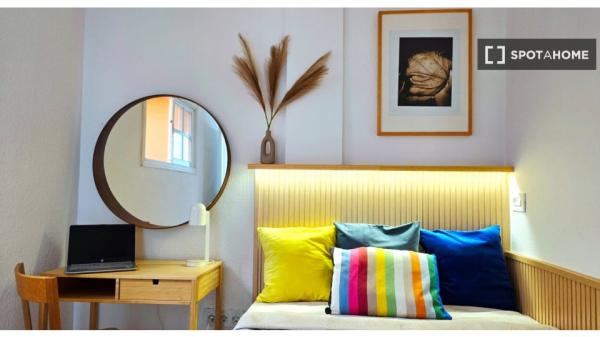 Apartamento de 2 dormitorios en alquiler en Arona