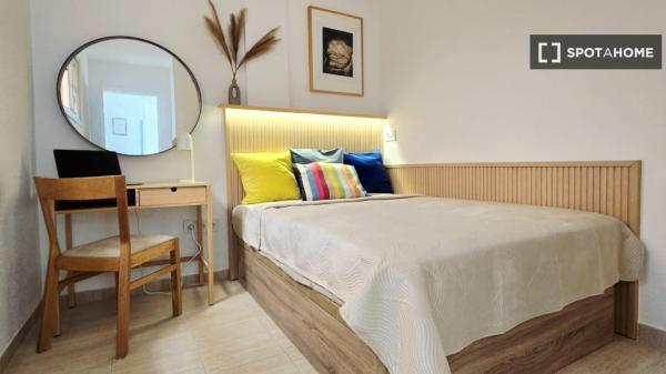 Apartamento de 2 dormitorios en alquiler en Arona