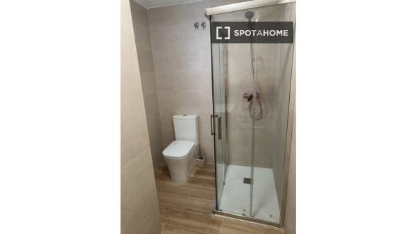 Chambre dans un appartement partagé à Jaén