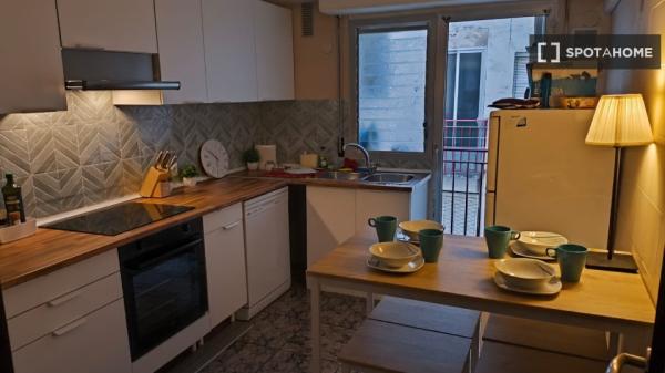 Room in shared apartment in Alcoi