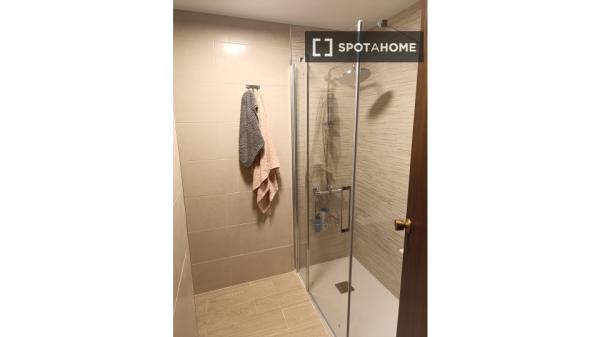 Room in shared apartment in Alcoi