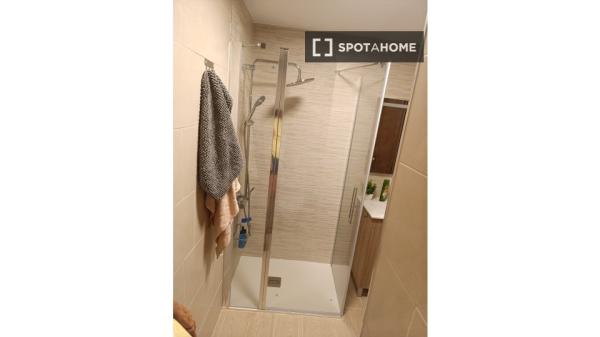 Room in shared apartment in Alcoi