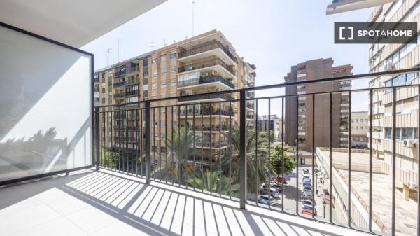 Pokój we wspólnym mieszkaniu w València