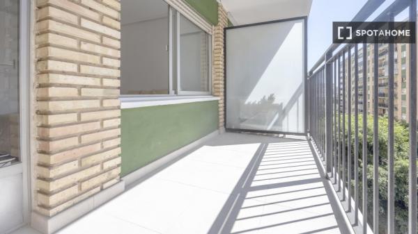 Pokój we wspólnym mieszkaniu w València