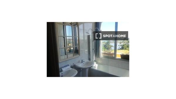 Apartamento de 3 habitaciones en alquiler en El Astillero