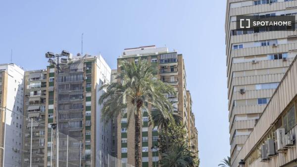 Pokój we wspólnym mieszkaniu w València