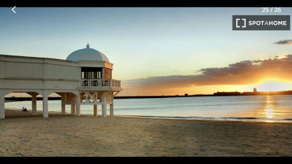 Chambre dans un appartement partagé à Cadix