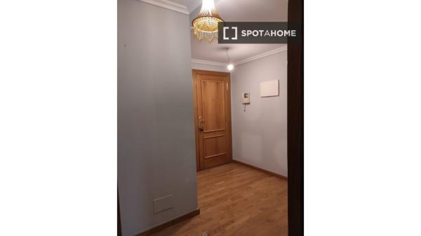 Piso completo de 2 dormitorios en Vigo