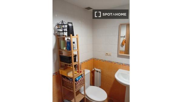 Piso completo de 2 dormitorios en Vigo