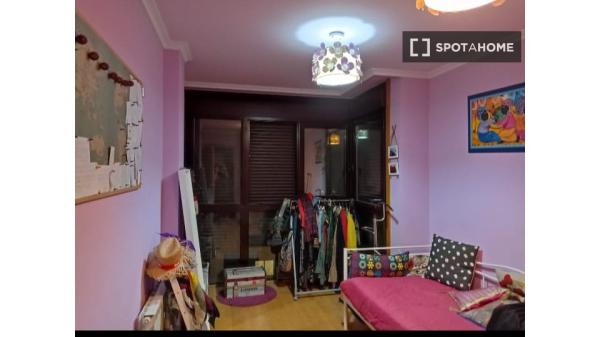 Piso completo de 2 dormitorios en Vigo