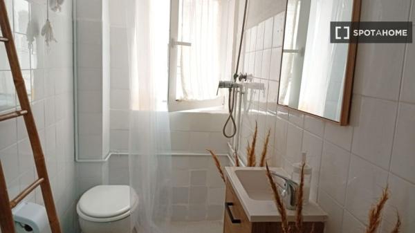 Habitación en piso compartido en Almería