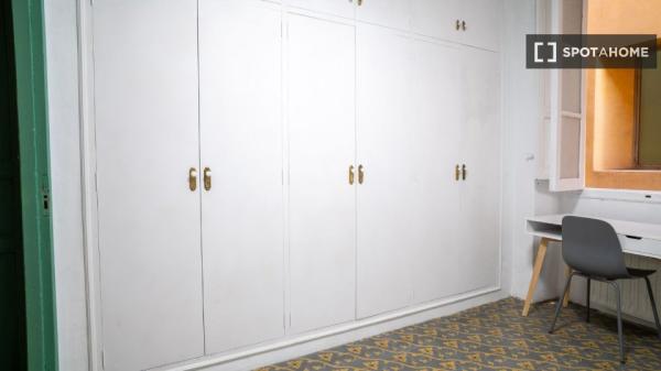 Pokój we wspólnym mieszkaniu w València