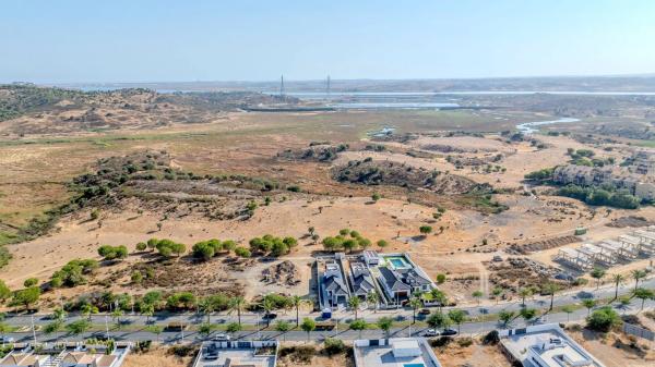 Villa Avda Juan Pablo II R2.12A