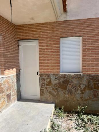 Calle Tilos, Rielves