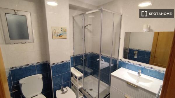 Se alquila habitación compartida en Miraflores de los Ángeles, Málaga.