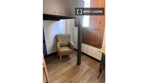 Chambre dans une colocation à San Matías-Realejo, Grenade