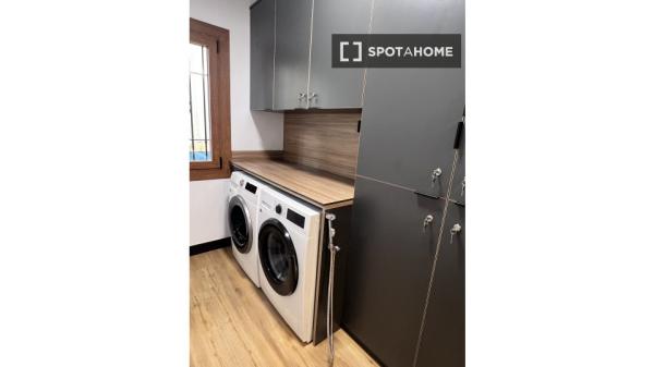 Chambre dans une colocation à San Matías-Realejo, Grenade