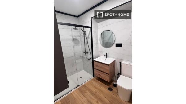 Zimmer in einer Wohngemeinschaft in San Matías-Realejo, Granada