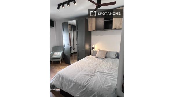 Zimmer in einer Wohngemeinschaft in San Matías-Realejo, Granada