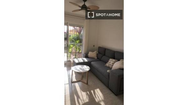 Piso de 2 dormitorios en alquiler en Almería