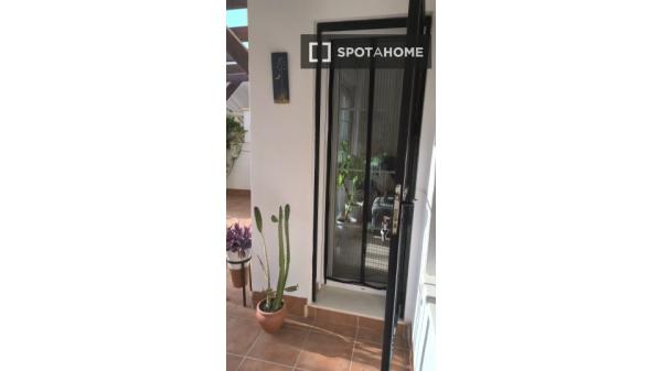 Piso de 2 dormitorios en alquiler en Almería