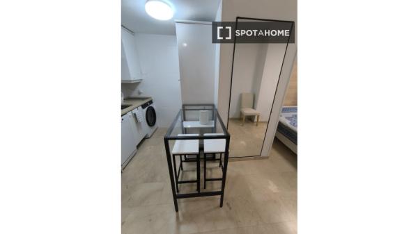 Estudio en alquiler en Delicias, Madrid