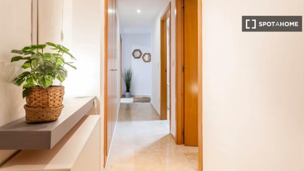 Apartamento de 3 dormitorios en alquiler en Patraix, Valencia