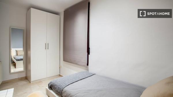 Apartamento de 3 dormitorios en alquiler en Patraix, Valencia