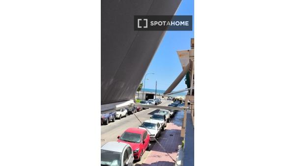 Piso de 3 dormitorios en alquiler en Santa Pola, Alicante